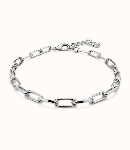 Short oval link chain necklace