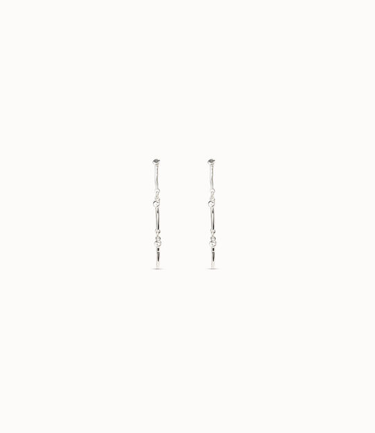 Drop eearrings with the iconic UNOde50 nail