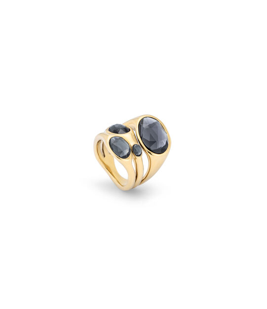 Ring with crystals with different sizes