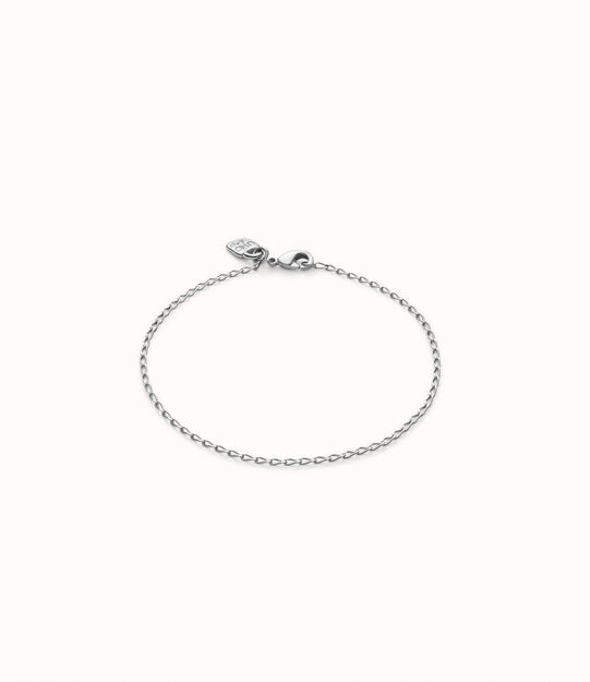 Oval link charm bracelet