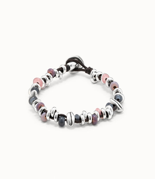 Beaded bracelet with leather