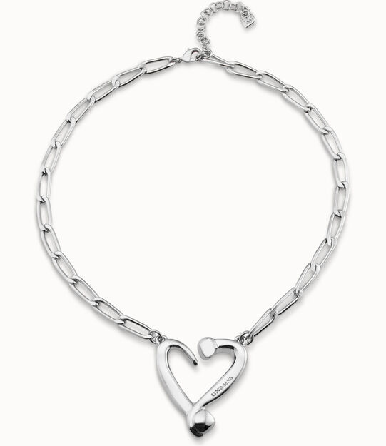 Short  link chain pendant necklace with a heart
