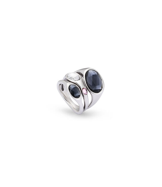 Ring with crystals with different sizes