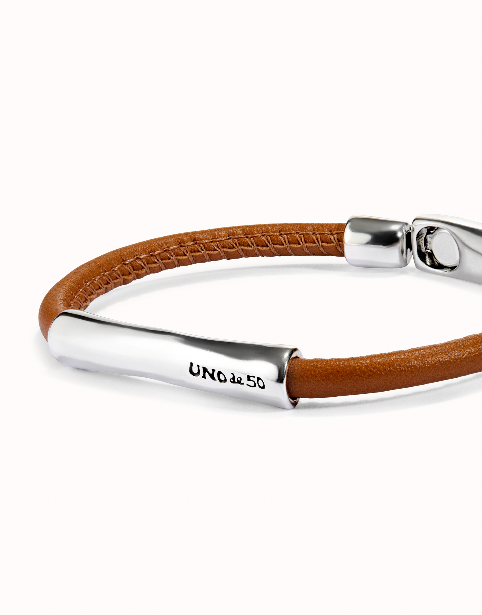 Brown leather bracelet with sterling silver-plated central detail, Silver, large thumbnail