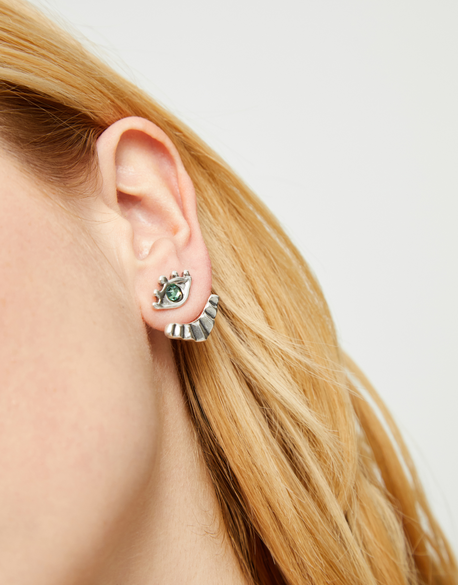 Eye-shaped stud earrings with verde crystal, Silver, large thumbnail