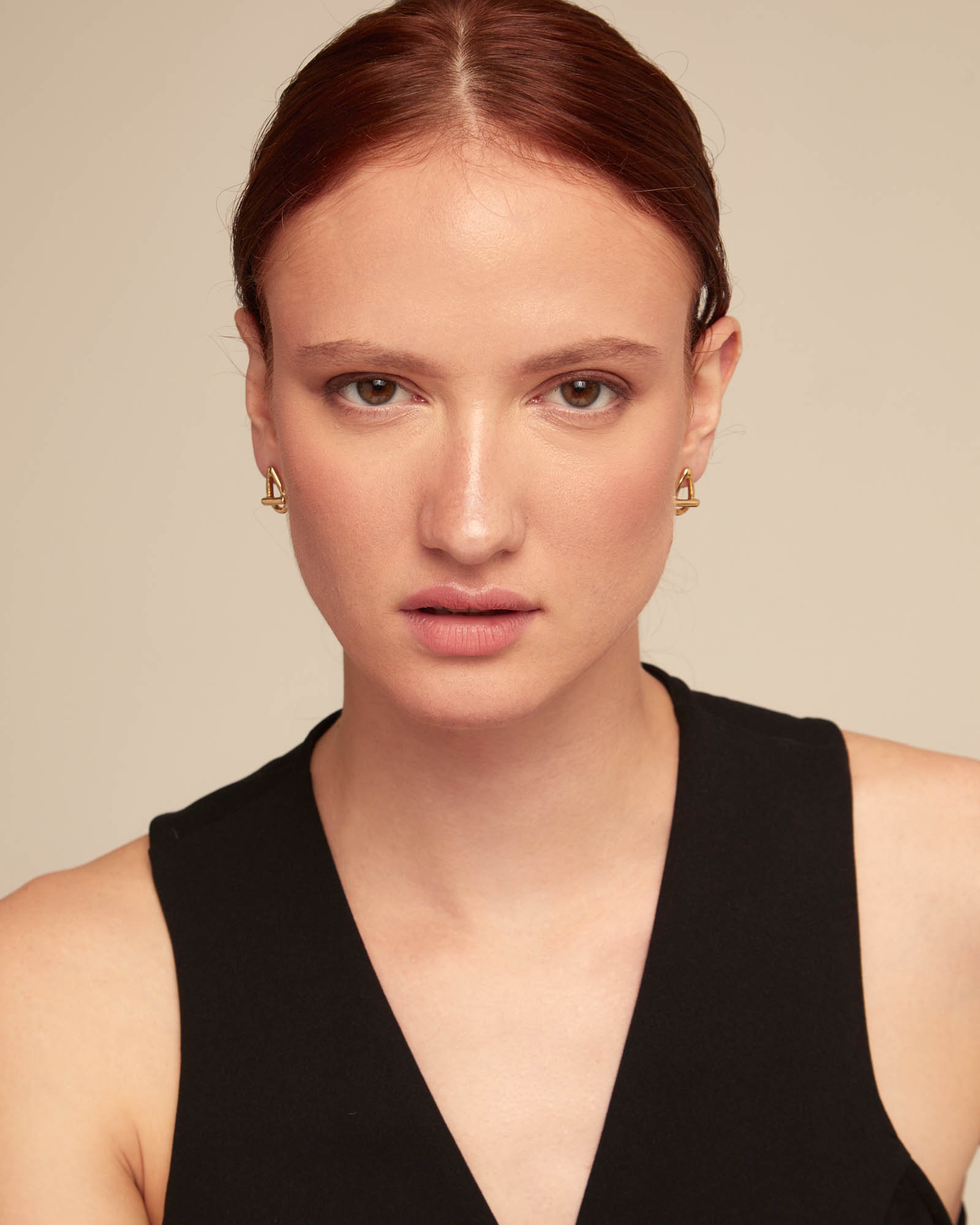 Pendientes bañados en oro 18k con forma de eslabón ovalado pequeño, Dorado, large thumbnail