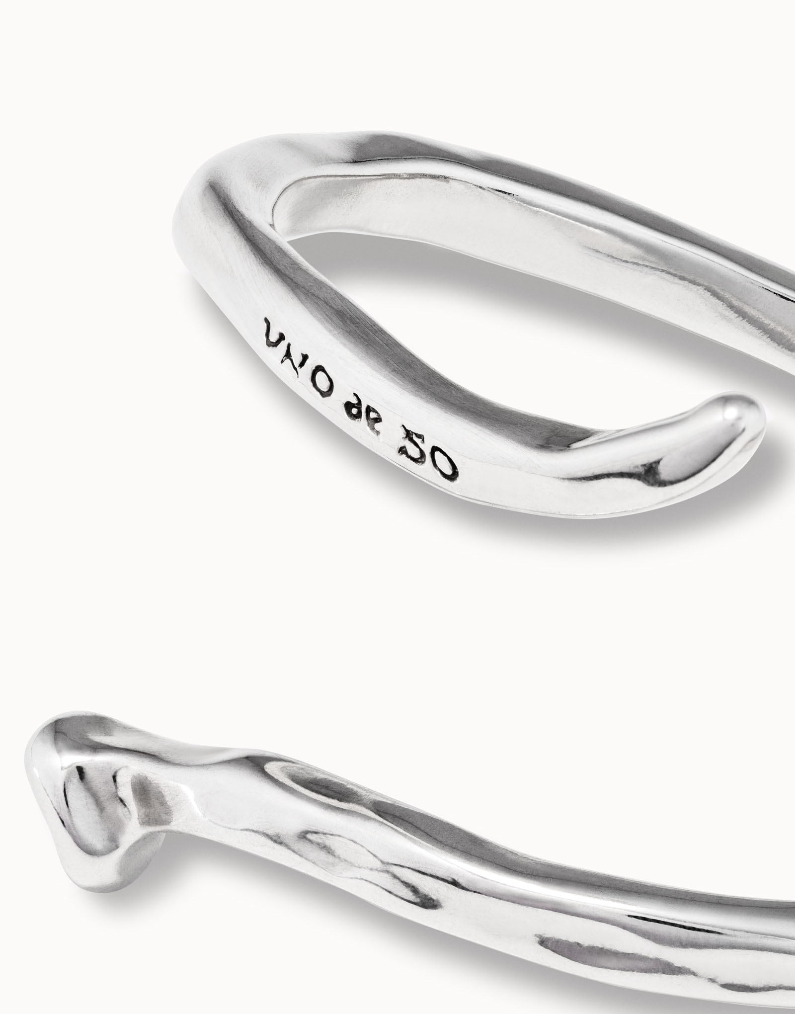 Bangle bracelet with a spiral-shaped nail, Silver, large thumbnail