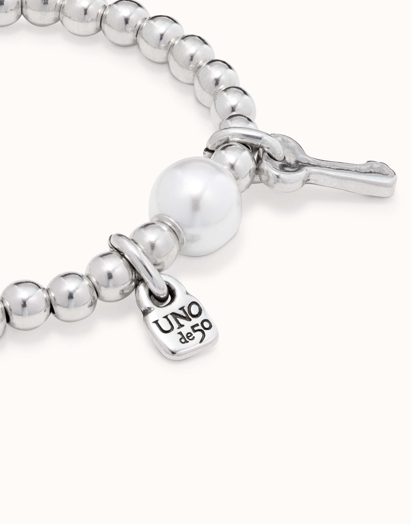 Beaded stretch bracelet with a pearl, Silver, large thumbnail
