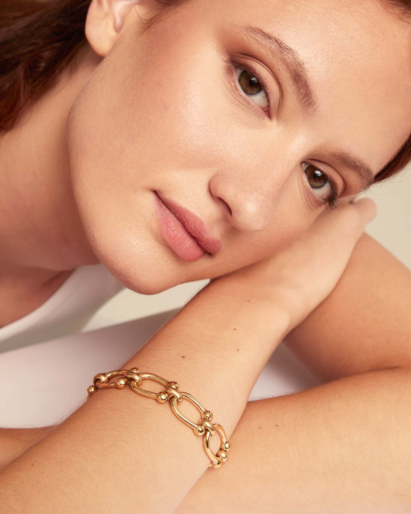 Medium oval link chain bracelet, Golden, large thumbnail