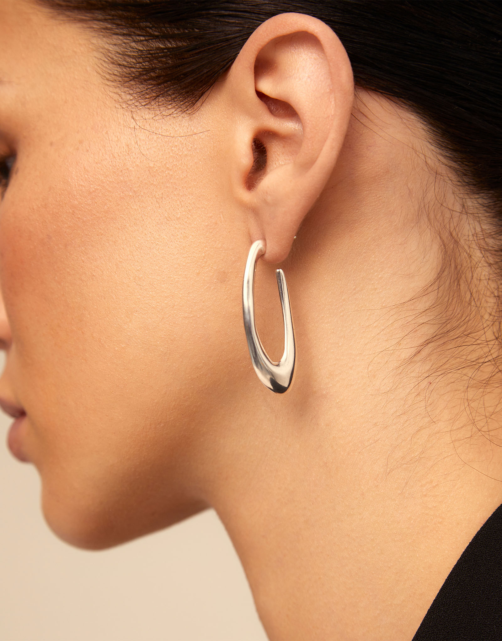 Oval hoop earrings, Silver, large thumbnail