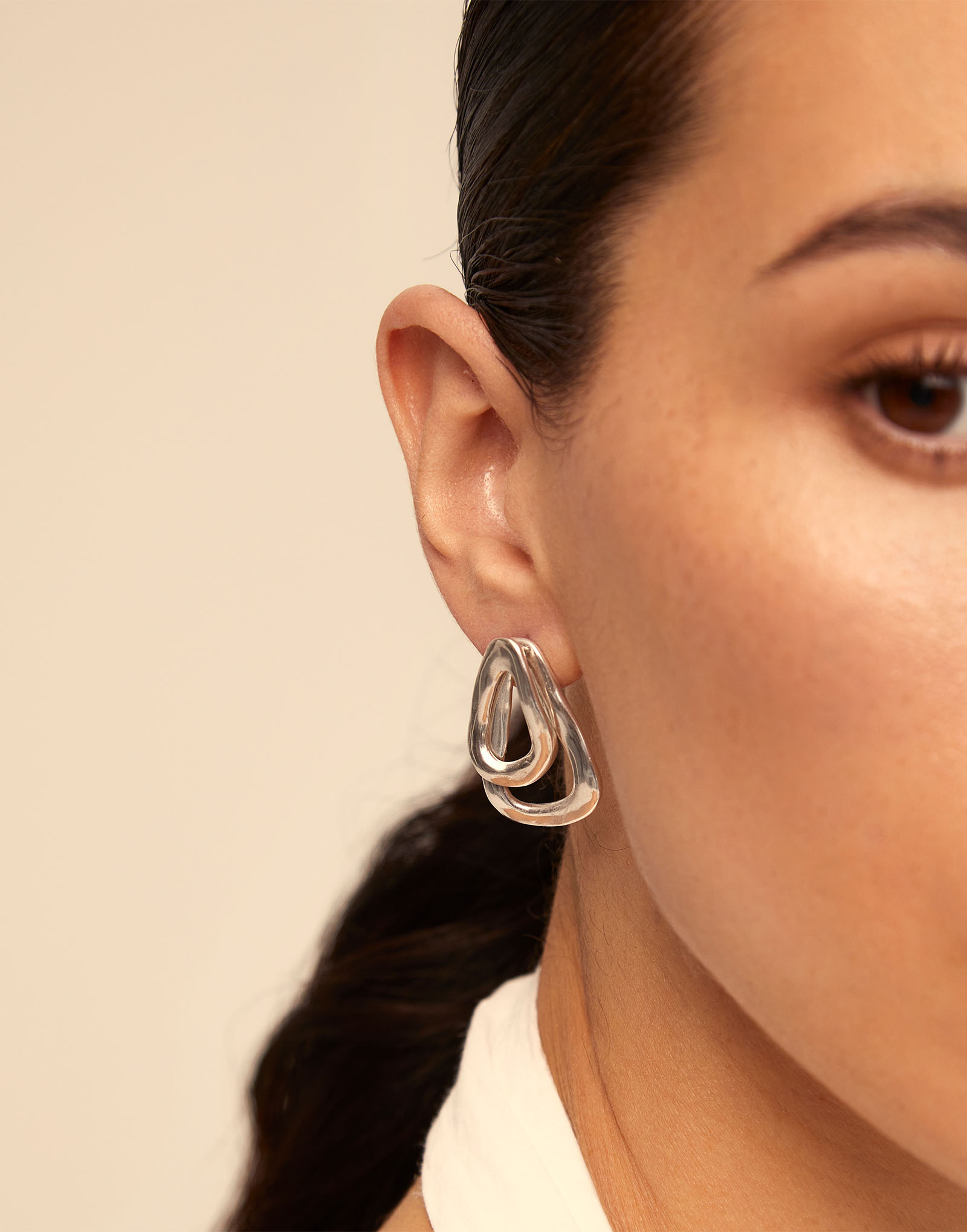 Earrings with 2 overlapping links, Silver, large thumbnail