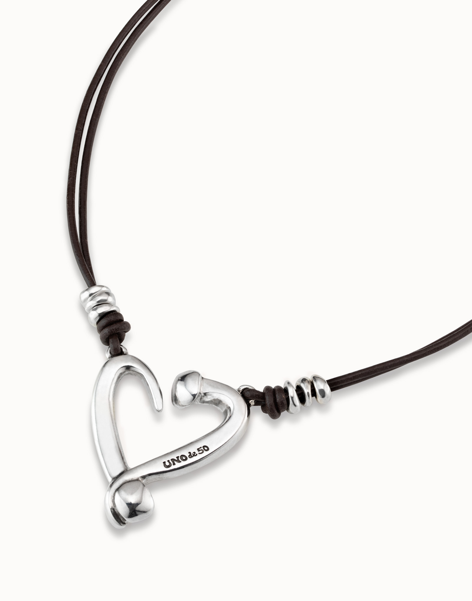 Short leather necklace with a heart, Silver, large thumbnail